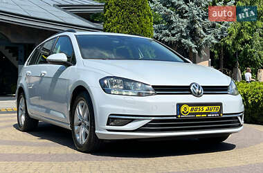 Універсал Volkswagen Golf 2017 в Львові