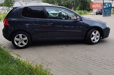 Хэтчбек Volkswagen Golf 2008 в 