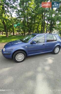 Хэтчбек Volkswagen Golf 2002 в Ирпене
