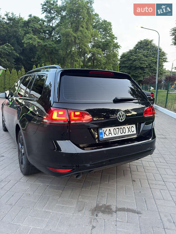 Универсал Volkswagen Golf 2013 в Киеве