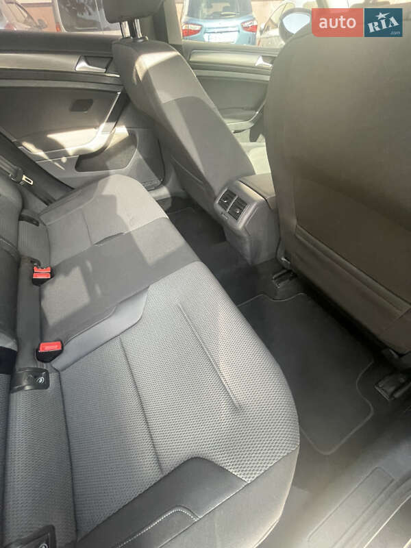 Универсал Volkswagen Golf 2013 в Киеве