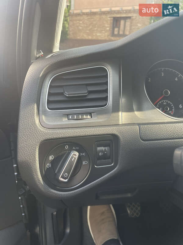 Универсал Volkswagen Golf 2013 в Киеве