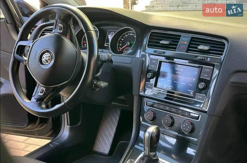 Универсал Volkswagen Golf 2019 в Харькове