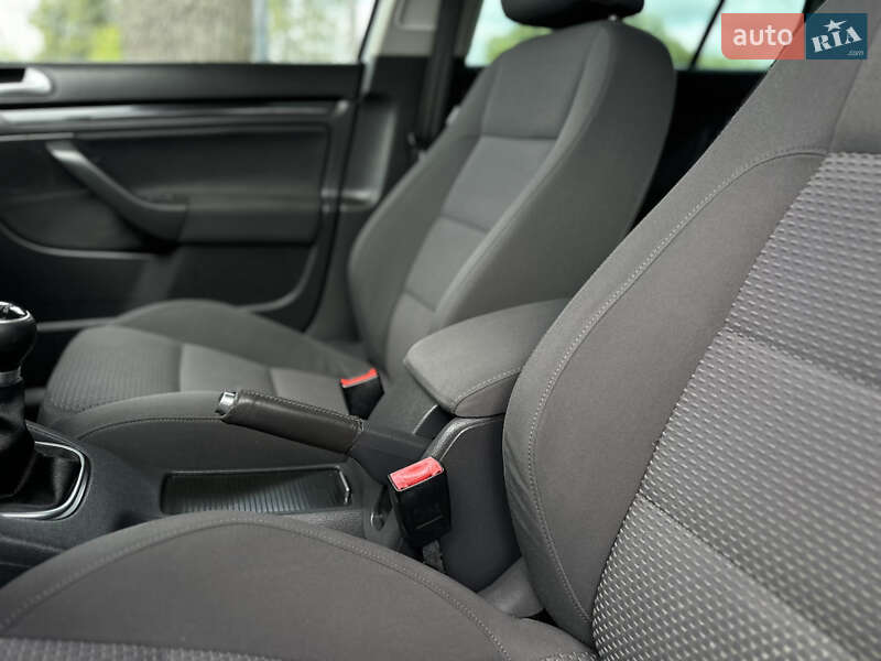 Хетчбек Volkswagen Golf 2007 в Вінниці