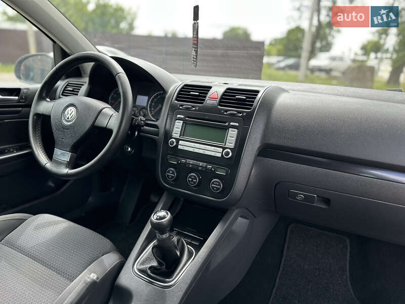 Хетчбек Volkswagen Golf 2007 в Вінниці