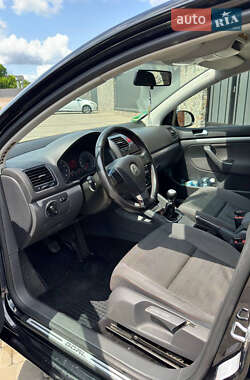 Хэтчбек Volkswagen Golf 2007 в 