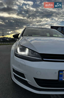 Хэтчбек Volkswagen Golf 2013 в 