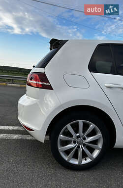 Хэтчбек Volkswagen Golf 2013 в 