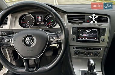 Хэтчбек Volkswagen Golf 2013 в 