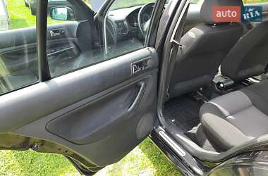 Хэтчбек Volkswagen Golf 2001 в 