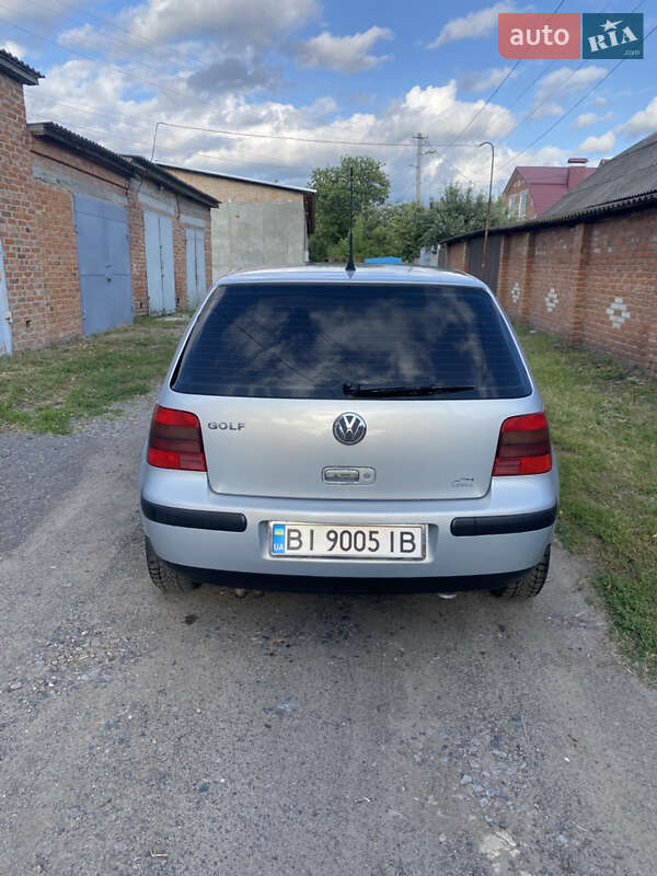 Хетчбек Volkswagen Golf 1999 в Гадячі
