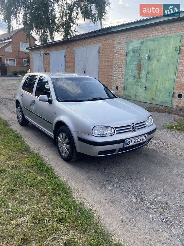 Хетчбек Volkswagen Golf 1999 в Гадячі