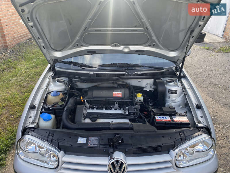 Хетчбек Volkswagen Golf 1999 в Гадячі