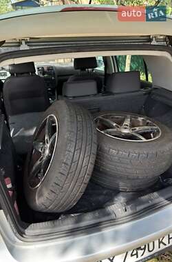 Хэтчбек Volkswagen Golf 2005 в Пирятине