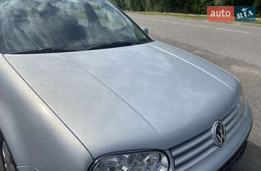 Хетчбек Volkswagen Golf 2001 в 