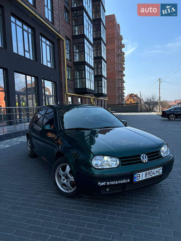 Хетчбек Volkswagen Golf 1998 в 