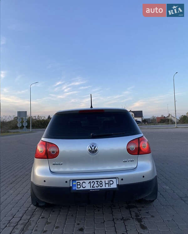 Хетчбек Volkswagen Golf 2006 в Вінниці