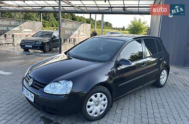 Хэтчбек Volkswagen Golf 2004 в Львове