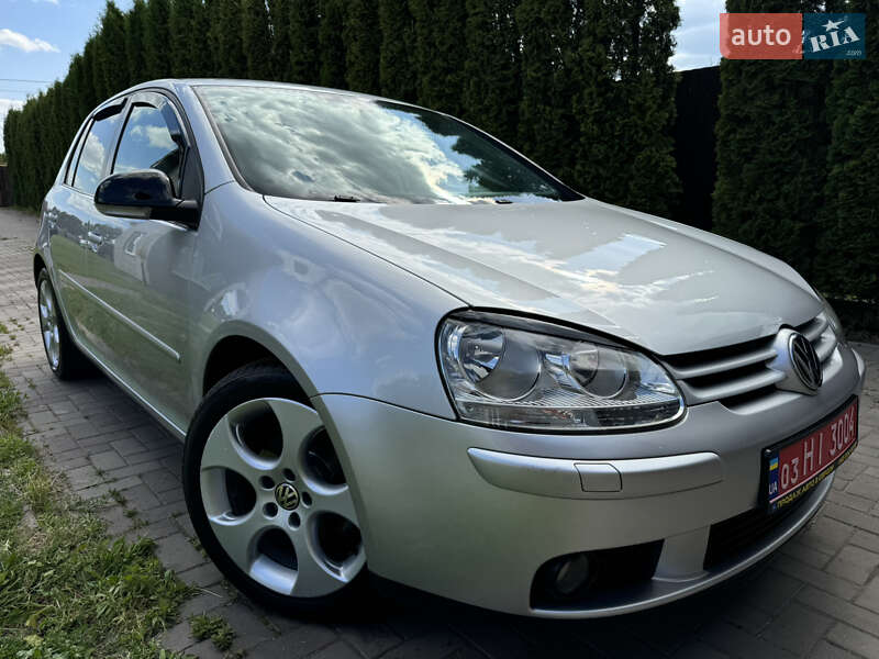Хэтчбек Volkswagen Golf 2008 в 