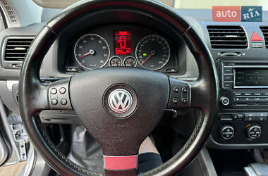 Хэтчбек Volkswagen Golf 2008 в 