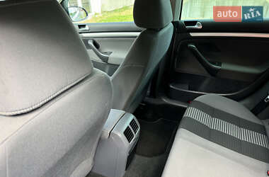 Хэтчбек Volkswagen Golf 2008 в 