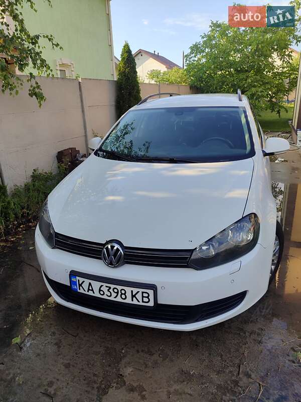 Универсал Volkswagen Golf 2010 в 