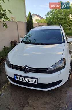 Универсал Volkswagen Golf 2010 в 
