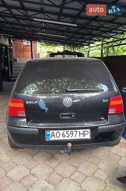 Хэтчбек Volkswagen Golf 2002 в 