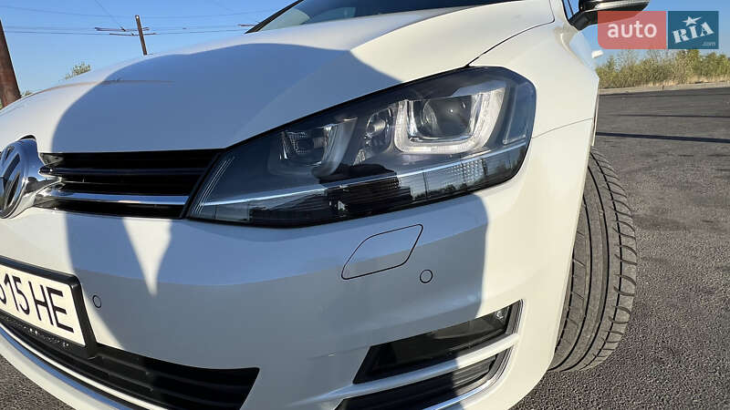 Хетчбек Volkswagen Golf 2013 в Запоріжжі