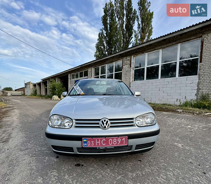 Хэтчбек Volkswagen Golf 2000 в Луцке