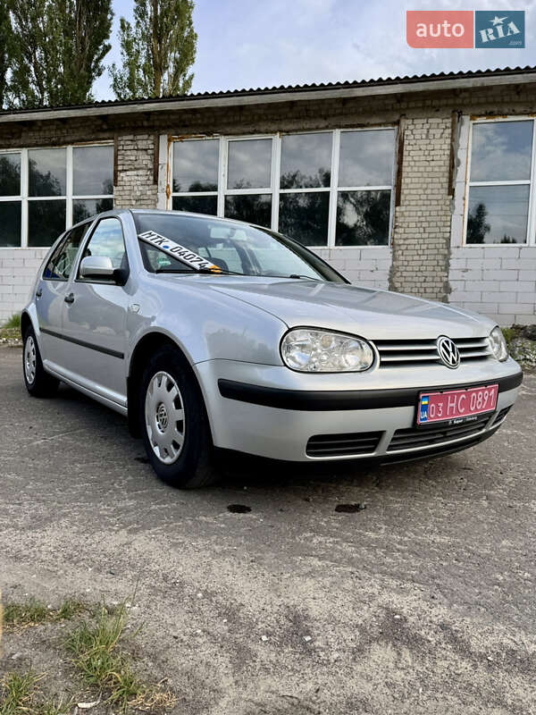 Хэтчбек Volkswagen Golf 2000 в Луцке