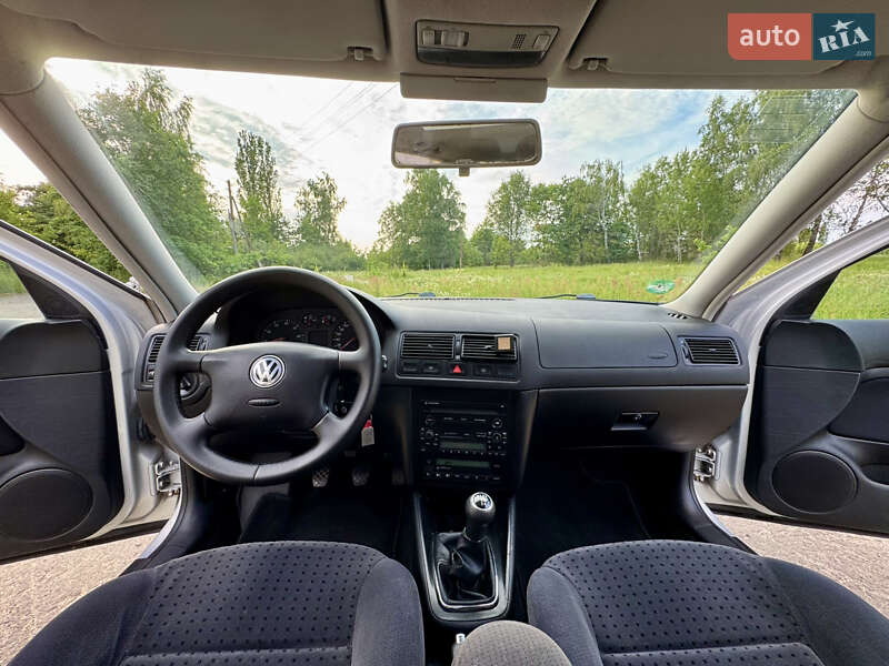 Хэтчбек Volkswagen Golf 2000 в Луцке