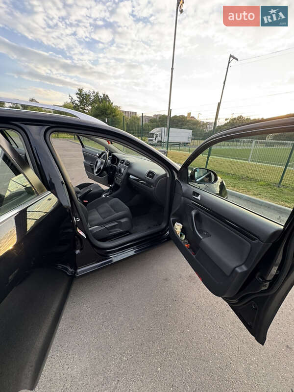 Универсал Volkswagen Golf 2011 в Ивано-Франковске