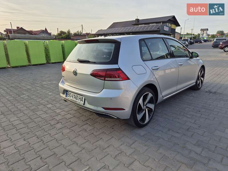 Хэтчбек Volkswagen Golf 2018 в Тернополе