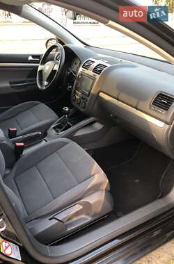 Хэтчбек Volkswagen Golf 2008 в 