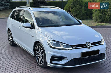 Универсал Volkswagen Golf 2017 в 