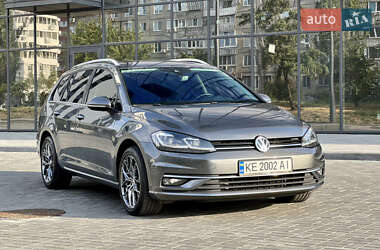 Універсал Volkswagen Golf 2019 в Дніпрі