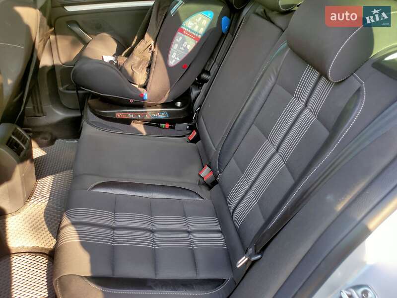 Універсал Volkswagen Golf 2013 в Луцьку