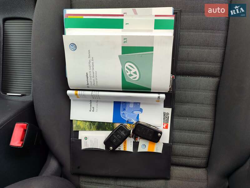 Хетчбек Volkswagen Golf 2007 в Сарнах