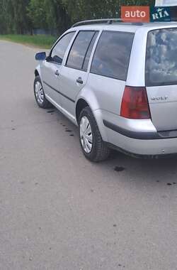 Універсал Volkswagen Golf 2000 в 