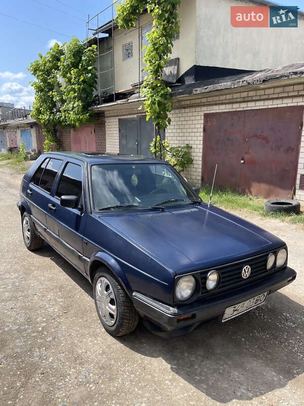 Хэтчбек Volkswagen Golf 1988 в 