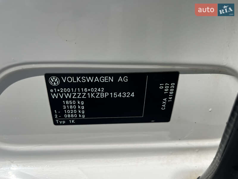 Хетчбек Volkswagen Golf 2011 в Чернівцях