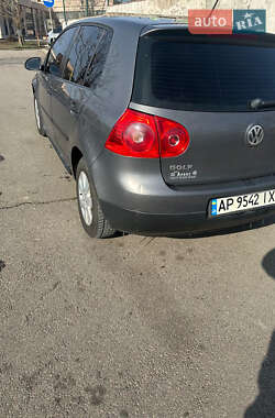 Хэтчбек Volkswagen Golf 2006 в 