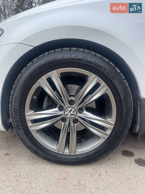 Хэтчбек Volkswagen Golf 2015 в Ровно