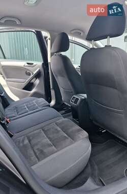Хэтчбек Volkswagen Golf 2010 в 