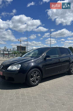 Хетчбек Volkswagen Golf 2006 в Києві