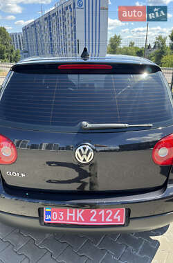 Хэтчбек Volkswagen Golf 2006 в 