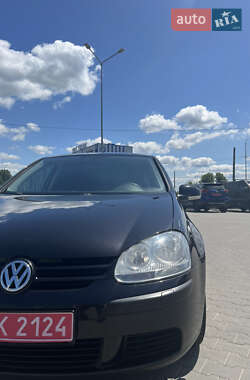 Хэтчбек Volkswagen Golf 2006 в 