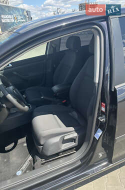 Хэтчбек Volkswagen Golf 2006 в 