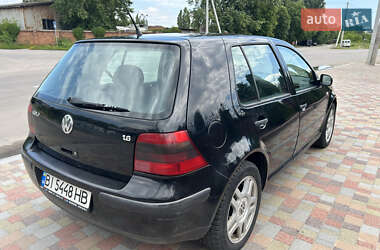 Хэтчбек Volkswagen Golf 2000 в 